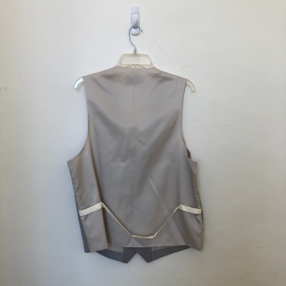 Grey Vest - Picture 2 of 2